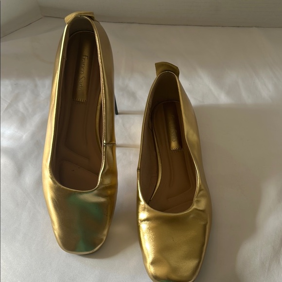 Franco Sarto Gold Flats - Picture 2 of 6